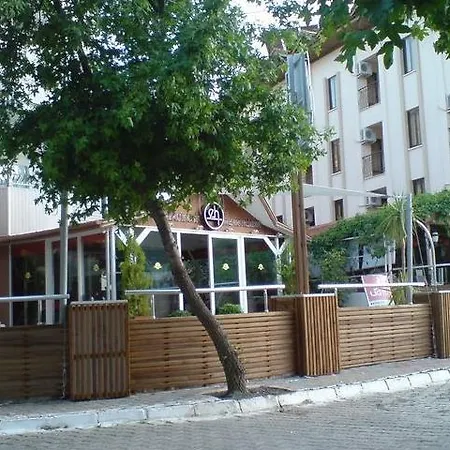 B&B Ercan 이츠멜레르