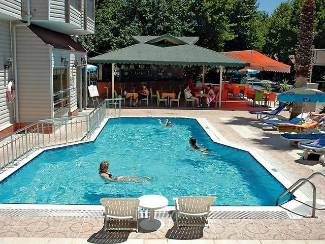 Ercan 住宿加早餐酒店